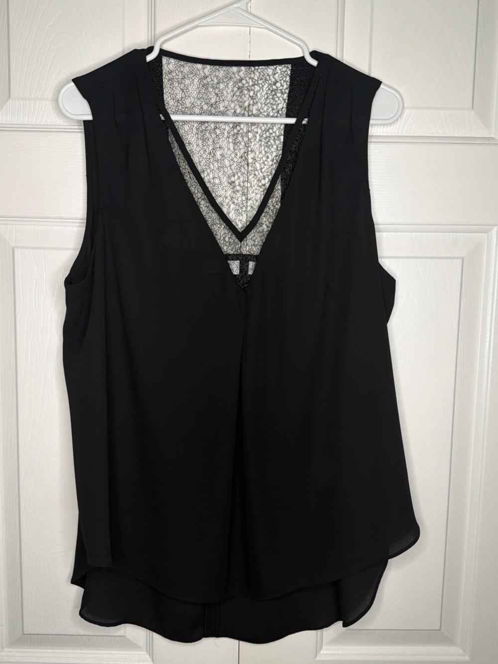 New York & Co Black Sleeveless V-Neck  Women's Blouse